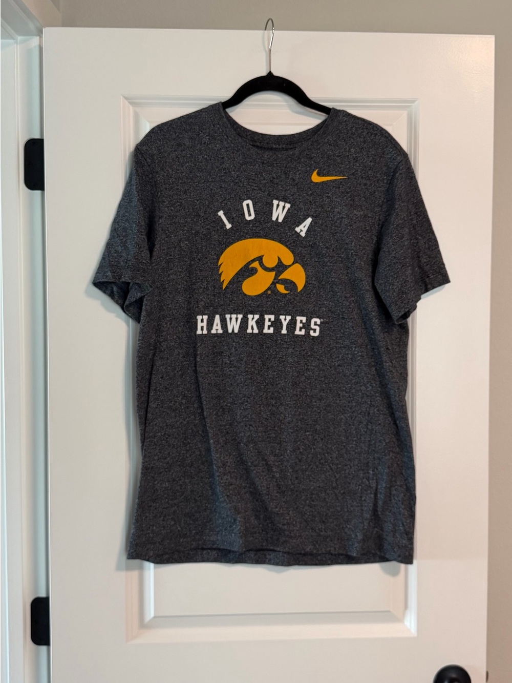 Nike Men's Gray and Gold Iowa Hawkeyes Logo Tee